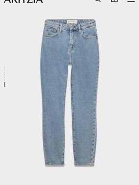 ARITZIA Denim Forum Jeans